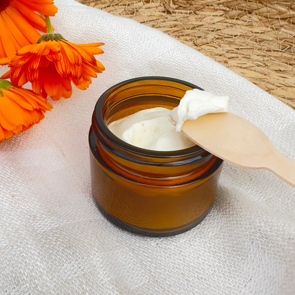 Kolme Cosmetics Vatkattu Kasvovoide + Kehäkukkauute - Image 3